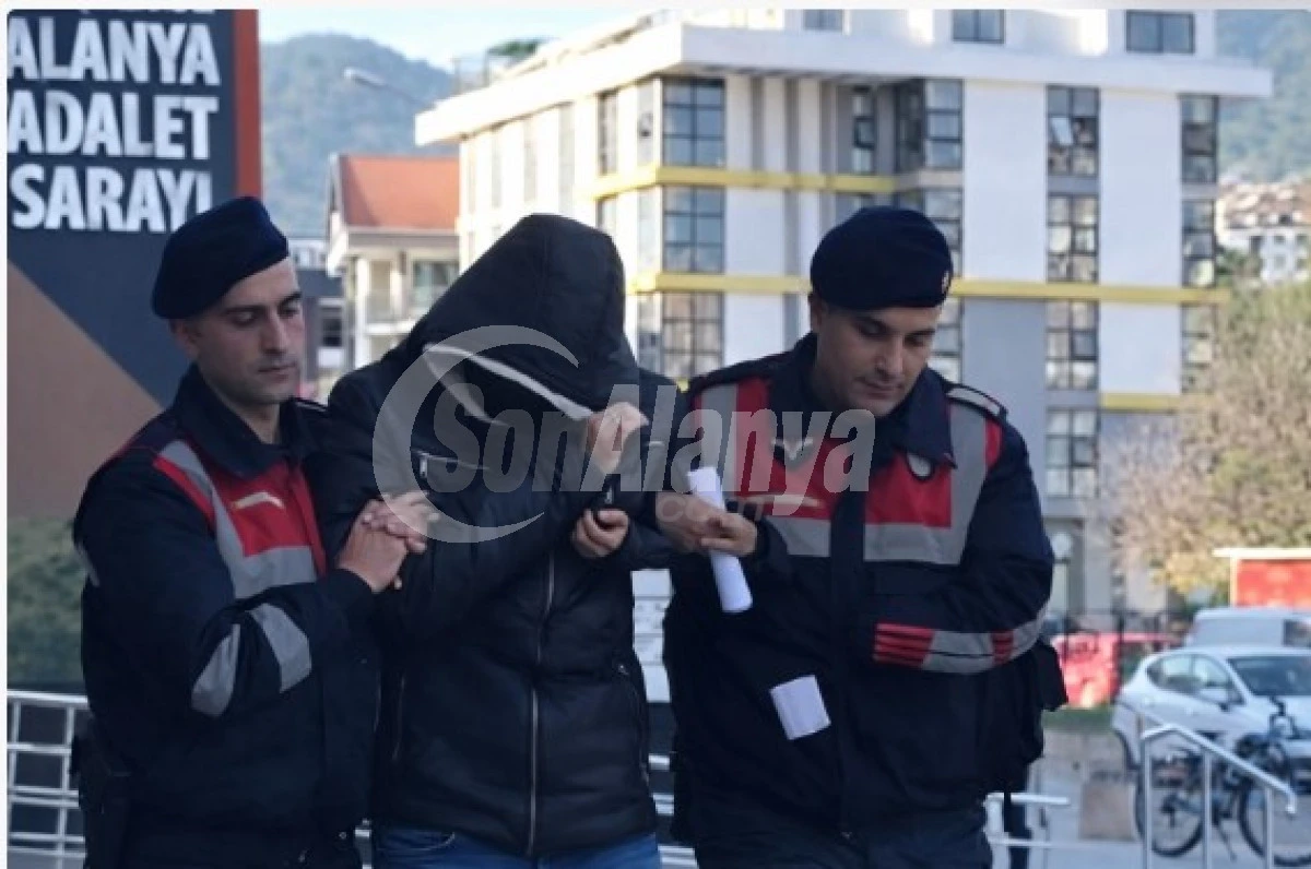 Alanya&rsquo;da Tapu Skandalı: M&uuml;d&uuml;r Yardımcısı Tutuklandı