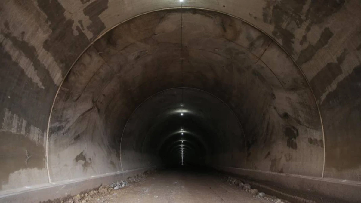 Alanya’da Tünel İnşaatında İşçi İskeleden Düşerek Ağır Yaralandı