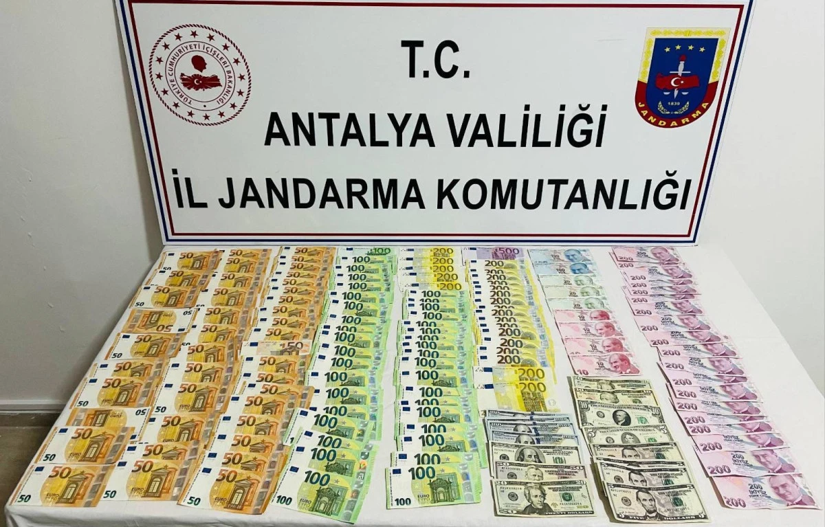 Alanya’da Uyuşturucu Operasyonları: Çok Miktarda Madde ve Silah Ele Geçirildi