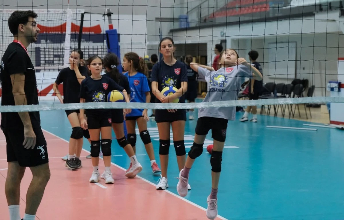 Alanya&rsquo;da Voleybolun Geleceği Bu Projeyle Yetişiyor