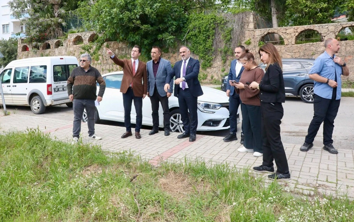 ALANYA&rsquo;DA YENİ K&Uuml;T&Uuml;PHANE İ&Ccedil;İN SAHA İNCELEMESİ YAPILDI