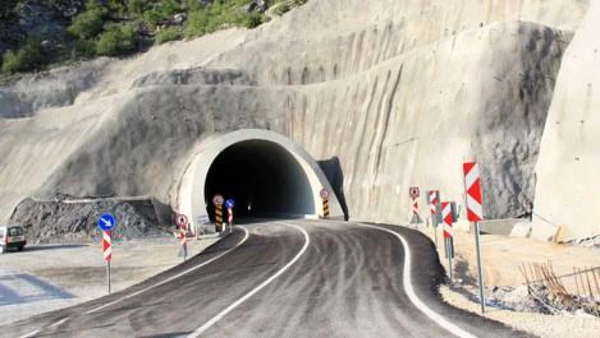 Alanya&ndash;Kuşyuvası Yolunda Sona Doğru: &Ouml;l&uuml;m Yolu Tarihe Karışıyor
