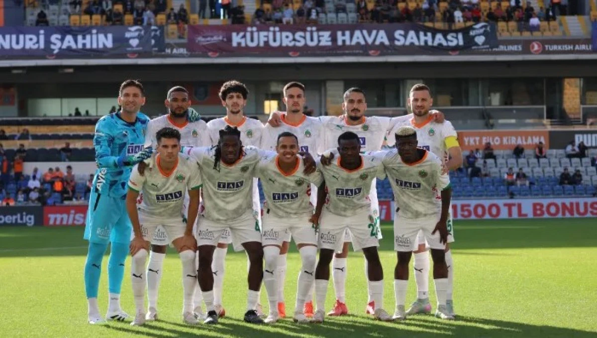 Alanyaspor Başakşehir Deplasmanından 1 Puanla Döndü
