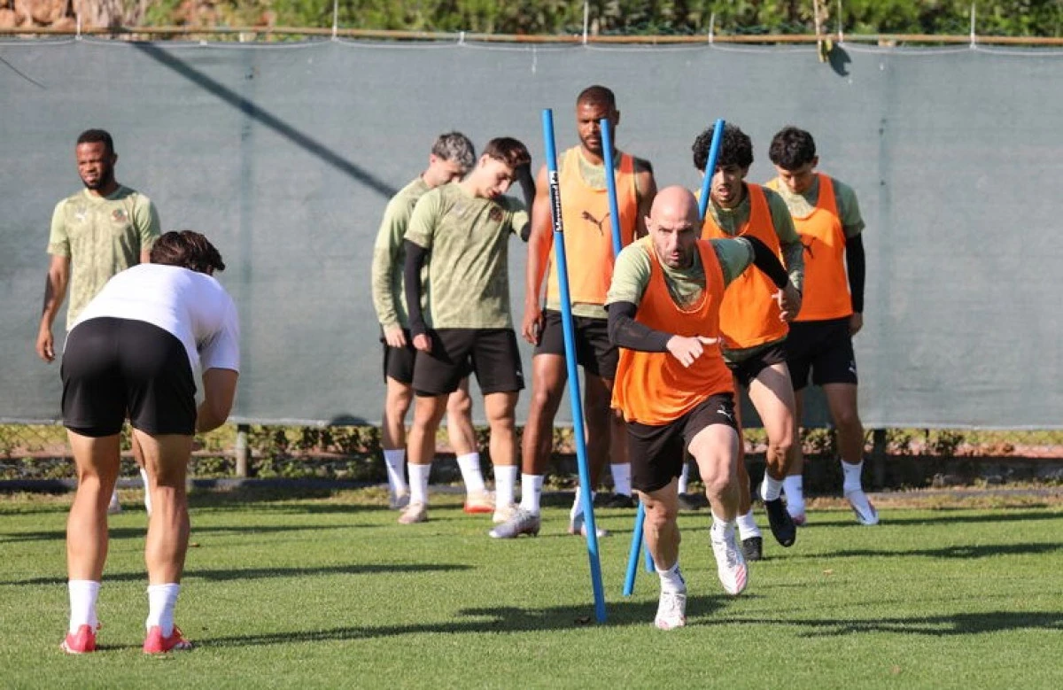 ALANYASPOR, BEŞİKTAŞ MA&Ccedil;I HAZIRLIKLARINA BAŞLADI