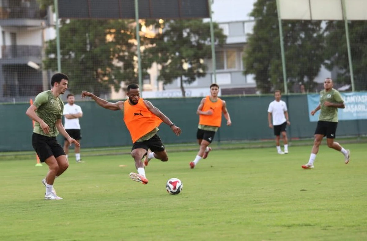 Alanyaspor, Fenerbahçe Maçı Hazırlıklarına Başladı