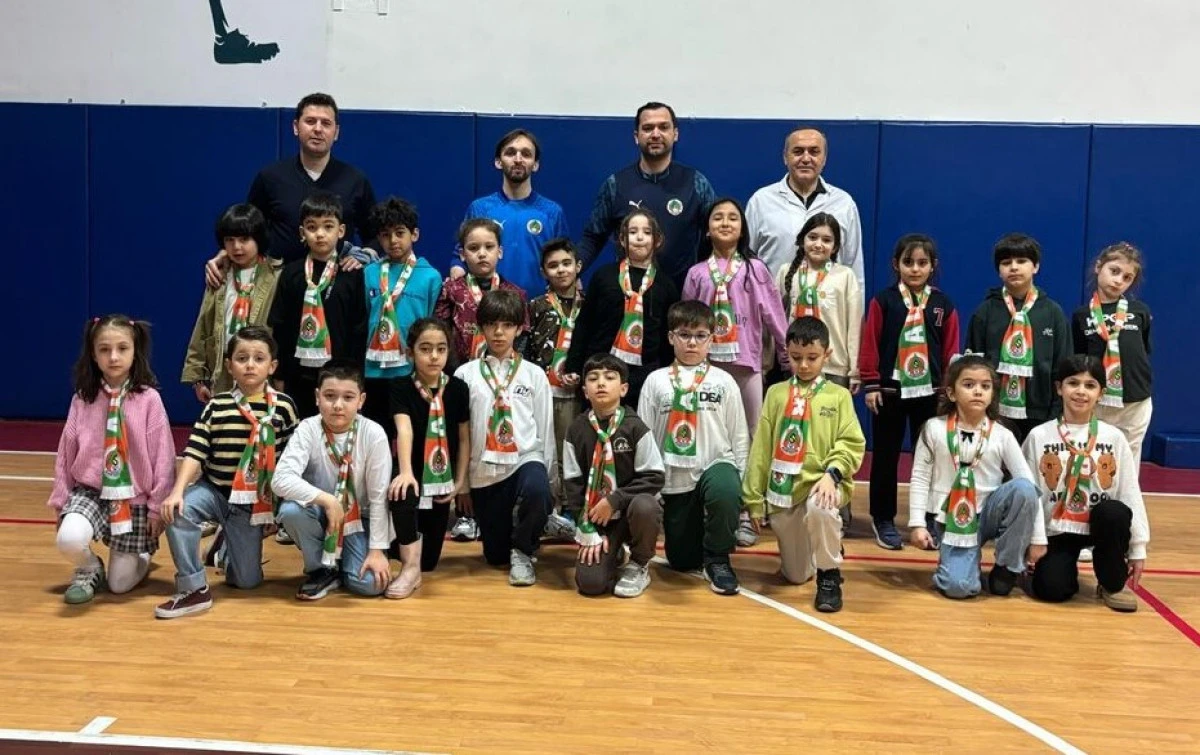 Alanyaspor Futbol Okulu&rsquo;ndan İstanbul&rsquo;da Renkli Tanıtım Etkinliği