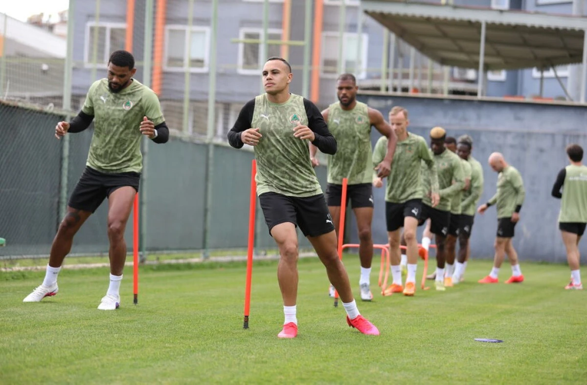 ALANYASPOR KAYSERİSPOR MA&Ccedil;I HAZIRLIKLARINA BAŞLADI