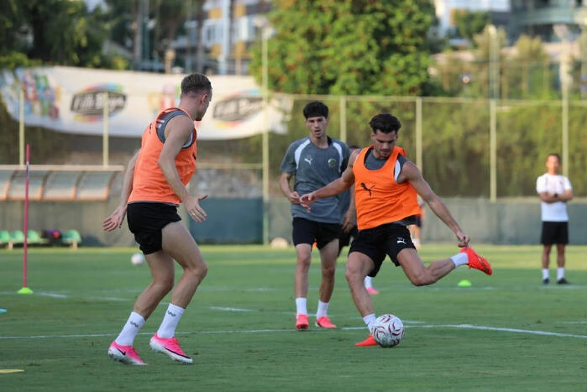 Alanyaspor&rsquo;da Beşiktaş Ma&ccedil;ı Mesaisi Başladı
