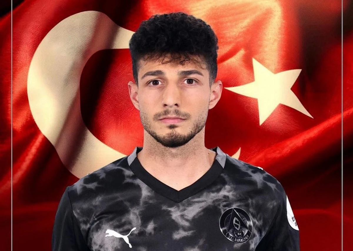 Alanyasporlu İzzet Çelik Ümit Millî Takım Kadrosuna Davet Edildi