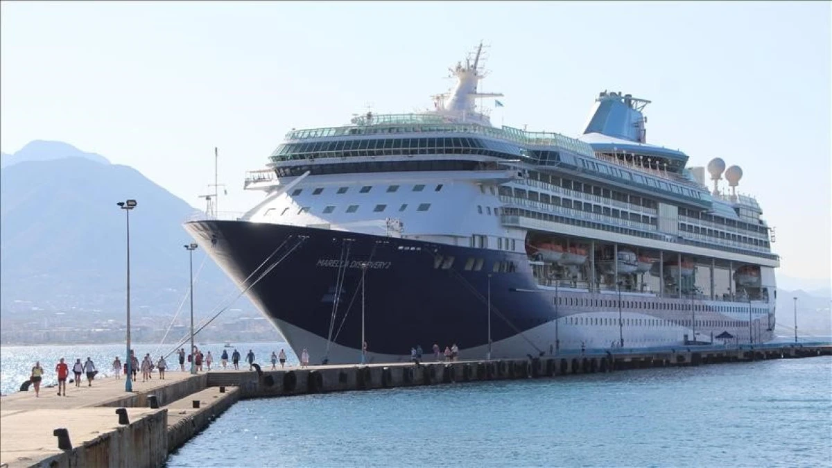 Alanya&rsquo;ya Dev Kruvaziyerle 1749 Turist Geldi