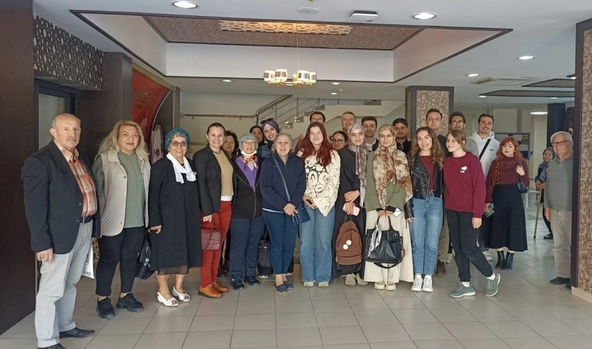 ALK&Uuml; &Ouml;ĞRENCİLERİNDEN HUZUREVİNE ANLAMLI ZİYARET