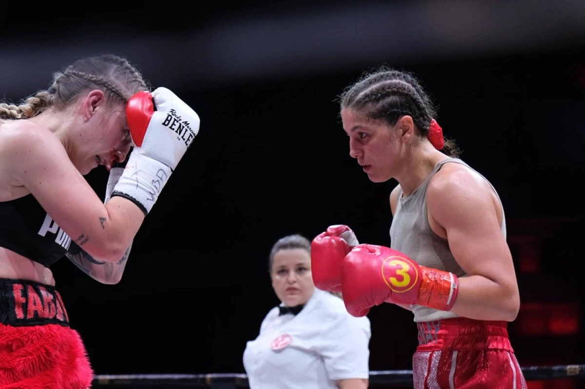 ALKÜ Öğrencisi Seren Ay Çetin WBA Altın Kemer Şampiyonu Oldu
