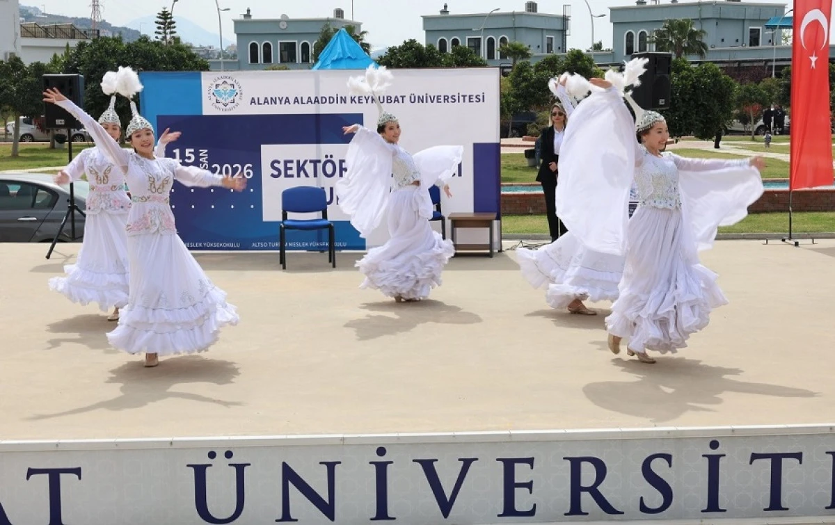 ALK&Uuml;&rsquo;de Sekt&ouml;r&ndash;&Ouml;ğrenci Buluşması Yoğun Katılımla Ger&ccedil;ekleşti