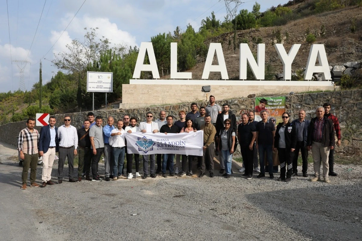 ALKÜ’den Geleceğe Nefes: Keçiboynuzu Fidanları Toprakla Buluştu