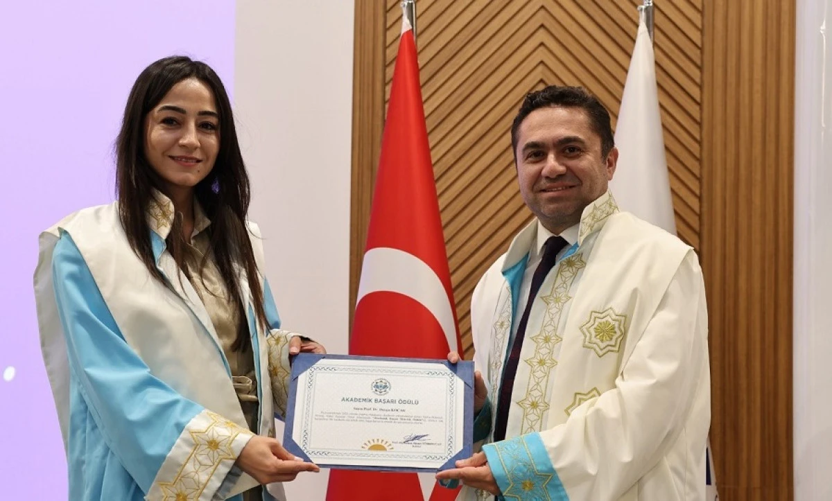 ALK&Uuml;&rsquo;n&uuml;n 11. Yılında Akademik Başarılar Ta&ccedil;landırıldı