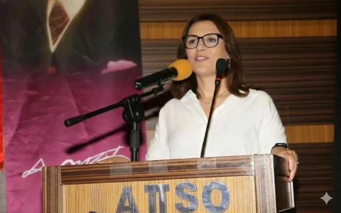 AltsO Başkan Yardımcısı Yakut Benal&rsquo;a Oda &Ouml;n&uuml;nde Ara&ccedil; &Ccedil;arptı