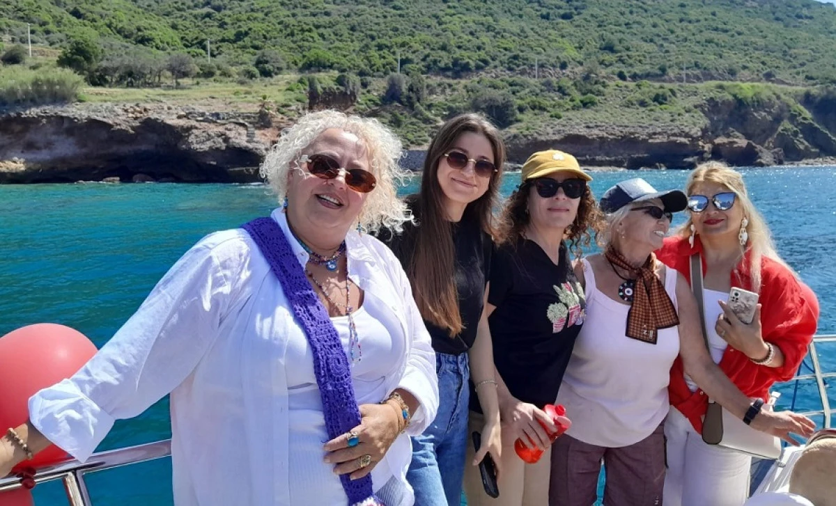 Anneler G&uuml;n&uuml;&rsquo;nde Alkışlanacak Hareket: &ldquo;Mavi Jest&rdquo; İle Annelere &Uuml;cretsiz Deniz Turu
