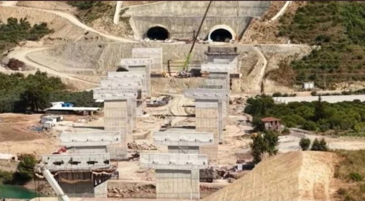 Antalya-Alanya Otoyolu&rsquo;nda &Ccedil;alışmaların Y&uuml;zde 30&rsquo;u Tamamlandı
