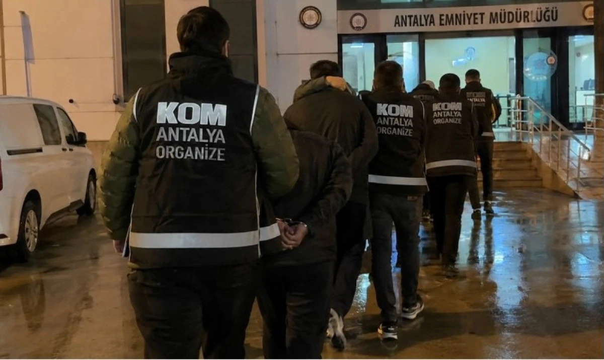 Antalya Merkezli Fuhuş Operasyonunda 6 Tutuklama