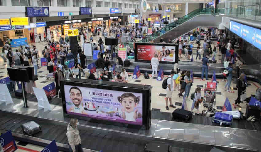 Antalya’ya hava yoluyla iki günde 18 bin Rus turist geldi