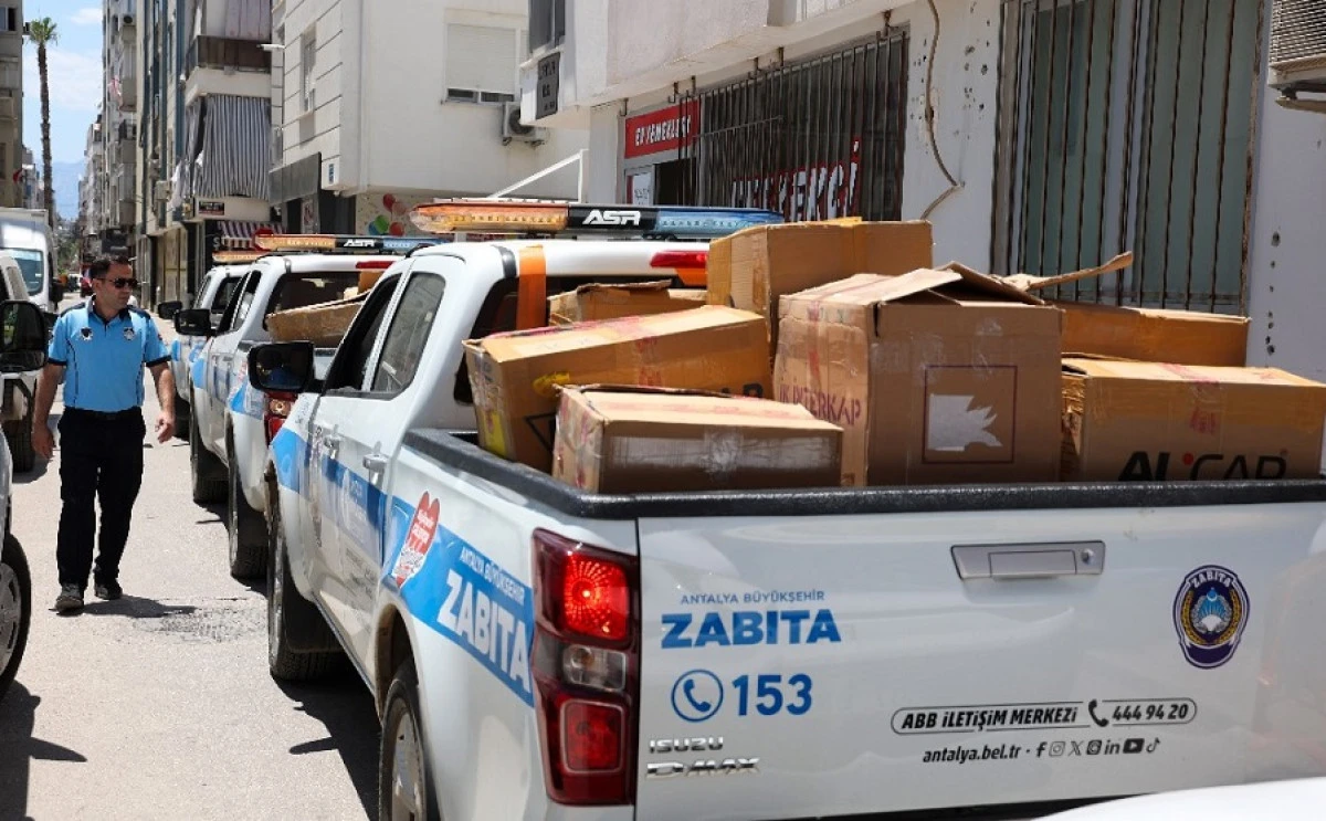 Antalya&rsquo;da 4 Bin 322 Sahte Parf&uuml;me El Konuldu