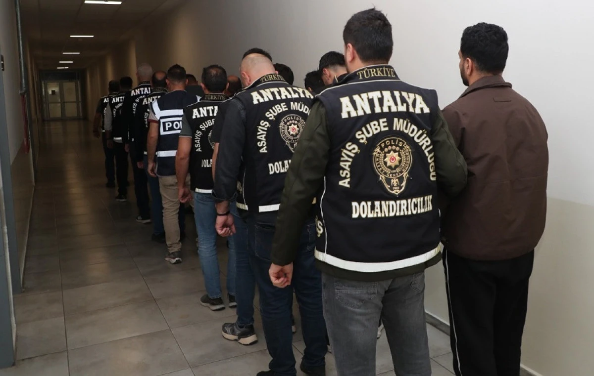 Antalya&rsquo;da 50 Milyonluk Dolandırıcılık Operasyonu: 14 Tutuklama