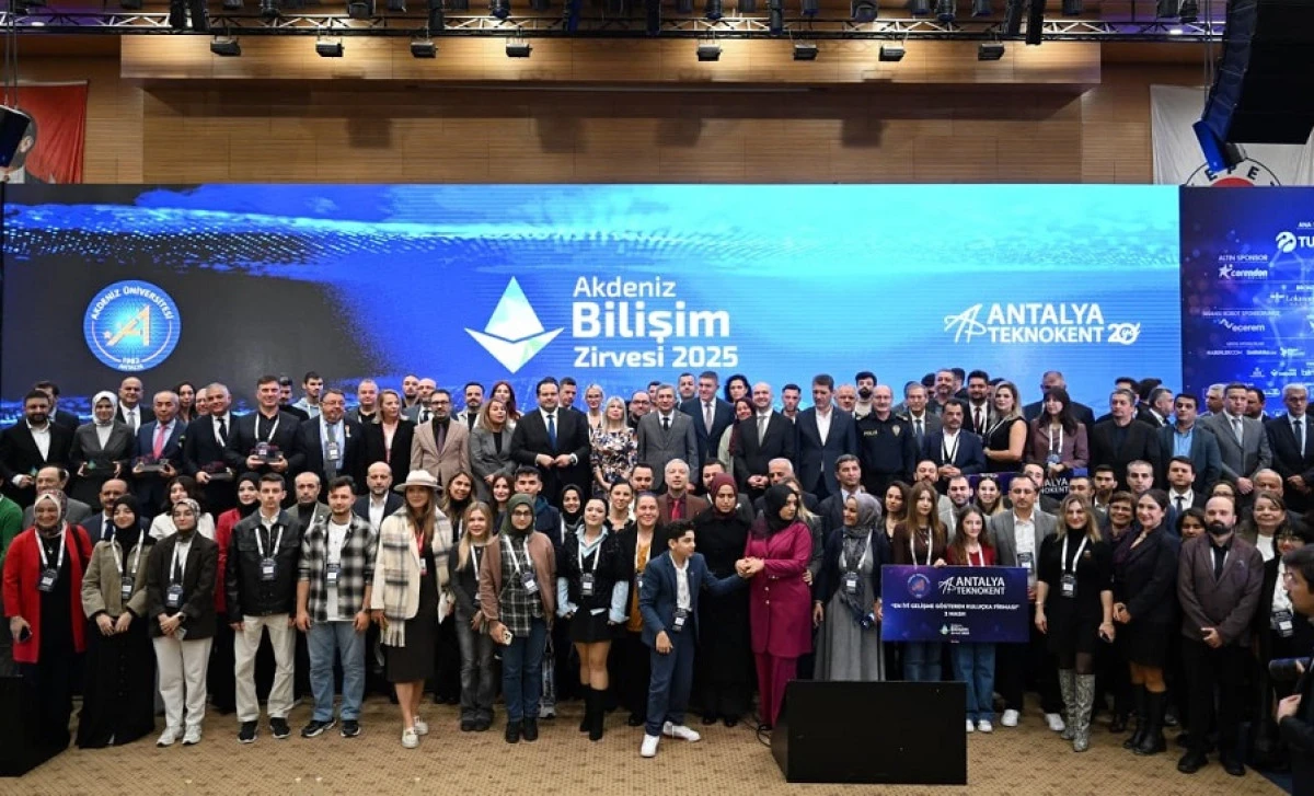 Antalya’da 9. Akdeniz Bilişim Zirvesi Başladı: “Geleceği Kodla, Evreni Keşfet”
