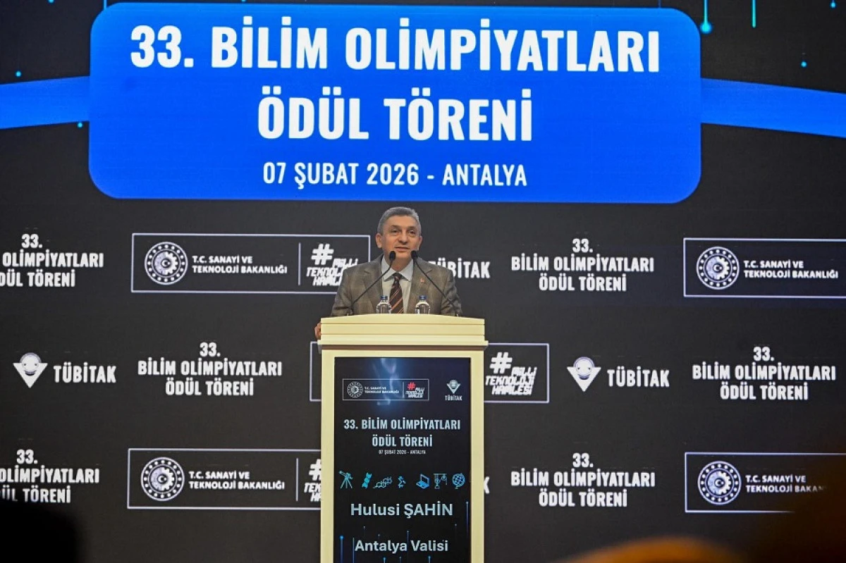 Antalya&rsquo;da bilim gururu: 225 &ouml;ğrenci &ouml;d&uuml;llerini aldı