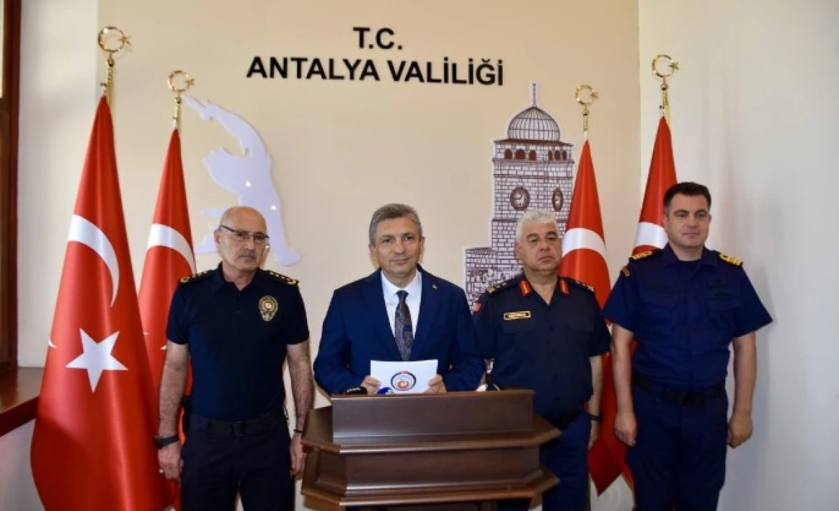 Antalya'da Haziran Ayında Su&ccedil;la M&uuml;cadelede Dikkat &Ccedil;eken Rakamlar: 5 Bin 911 Aranan Yakalandı