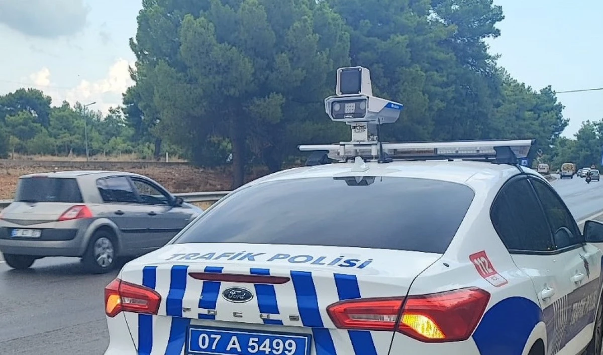 Antalya&rsquo;da hız denetimleri 24 saat esasına g&ouml;re s&uuml;r&uuml;yor