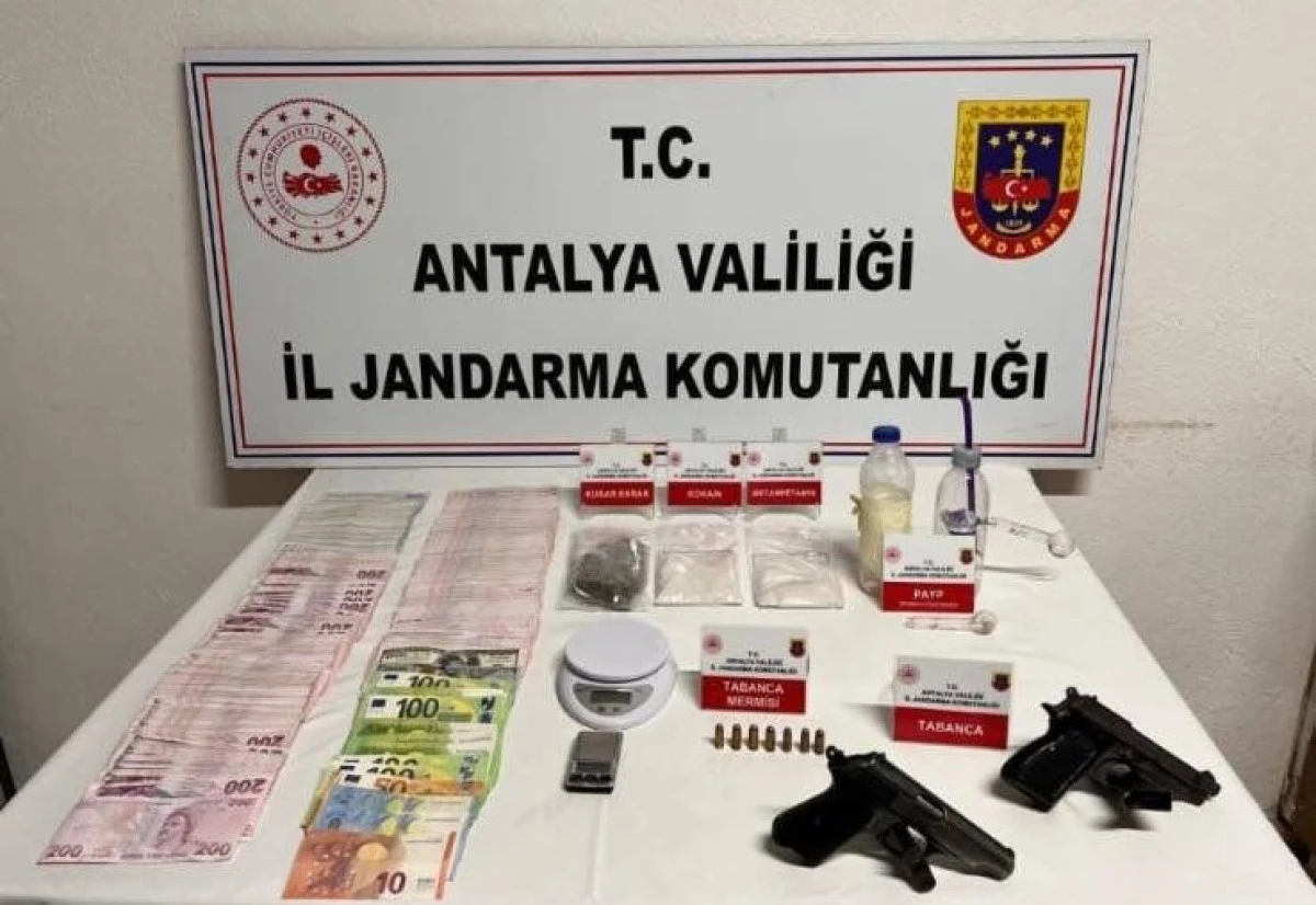 Antalya’da Jandarmadan Peş Peşe Operasyon: Kumar Baskını ve Uyuşturucu Darbesi
