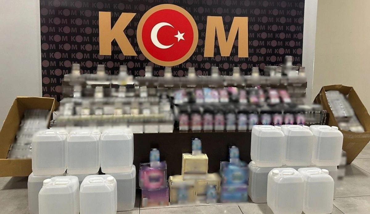 Antalya&rsquo;da Ka&ccedil;ak&ccedil;ılık Operasyonu: 5 Tutuklama, Binlerce Ka&ccedil;ak &Uuml;r&uuml;n Ele Ge&ccedil;irildi