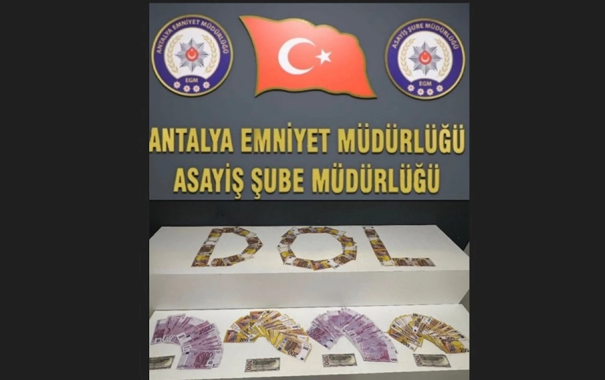 Antalya&rsquo;da Nitelikli Dolandırıcılık Operasyonu: 3 Şahıs Yakalandı