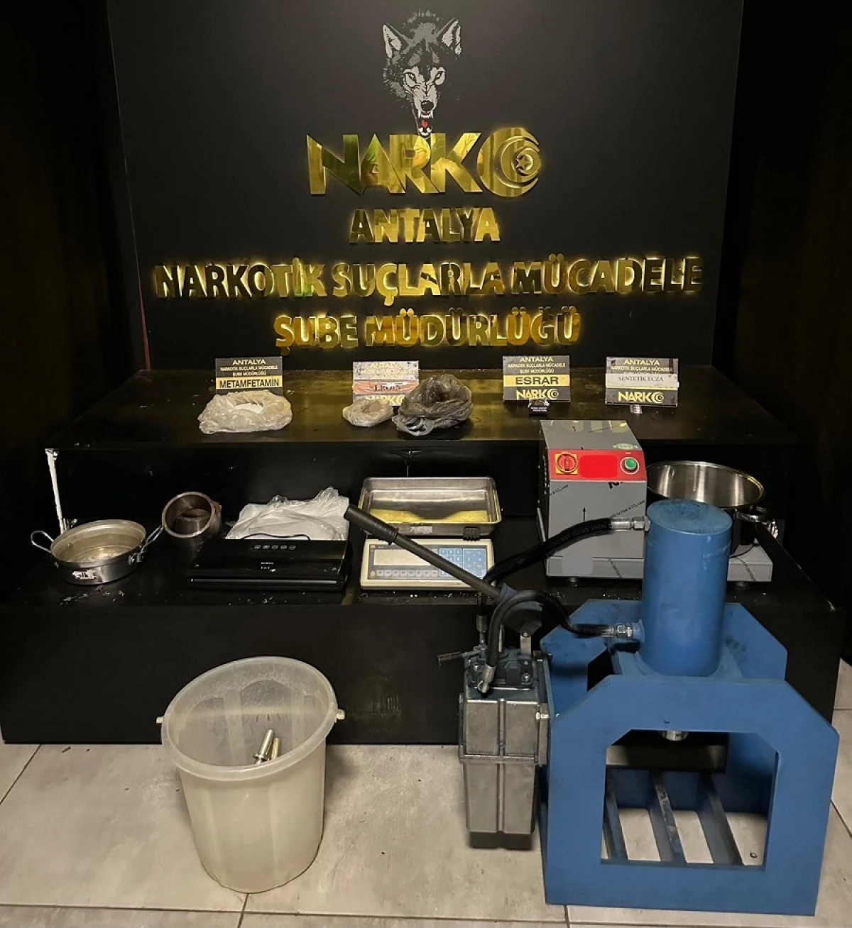 Antalya’da Uyuşturucu Operasyonları: 15 Tutuklama