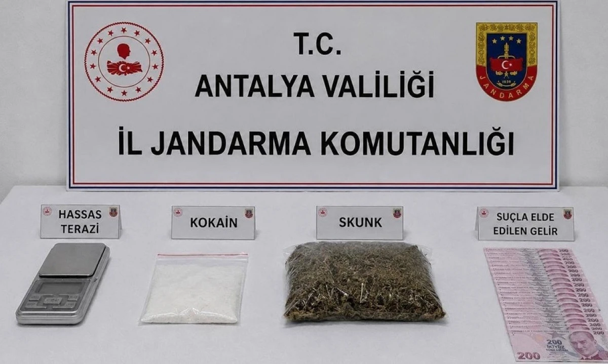 Antalya'da Uyuşturucu Operasyonu: Kokain ve Skunk Ele Ge&ccedil;irildi