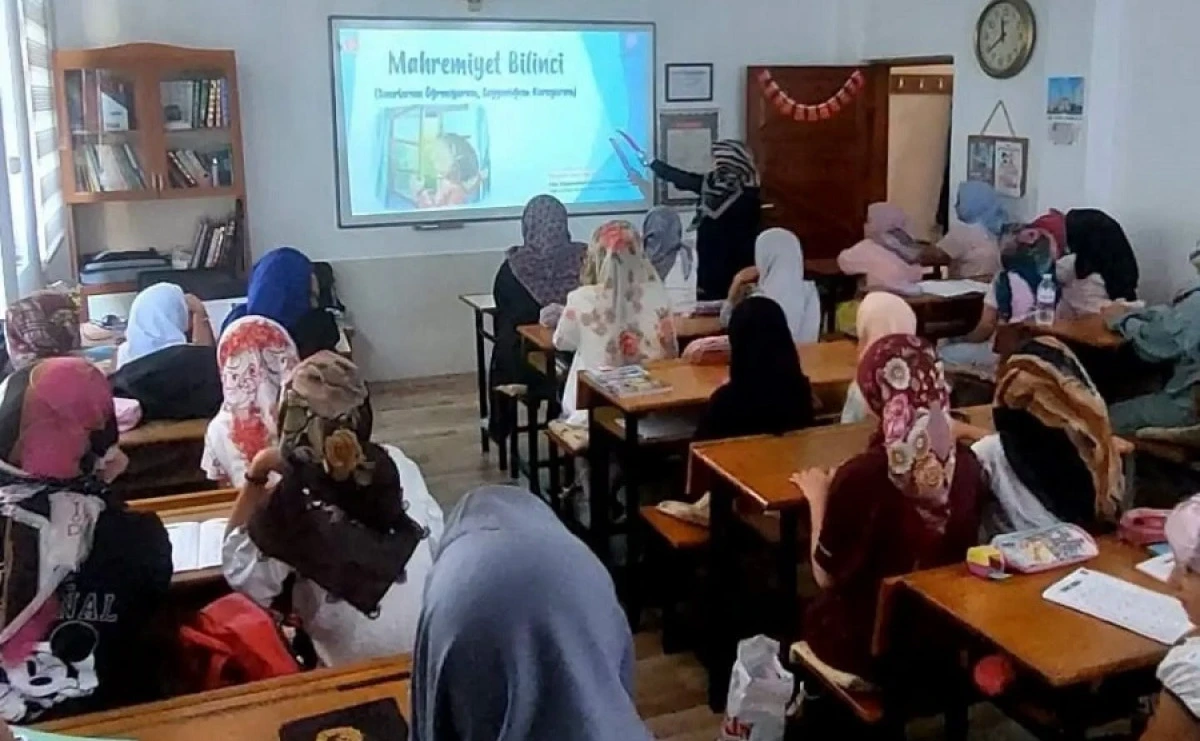Arkadaşlık Ve Akran Nezaketi Alanya'da Seminerle Anlatıldı