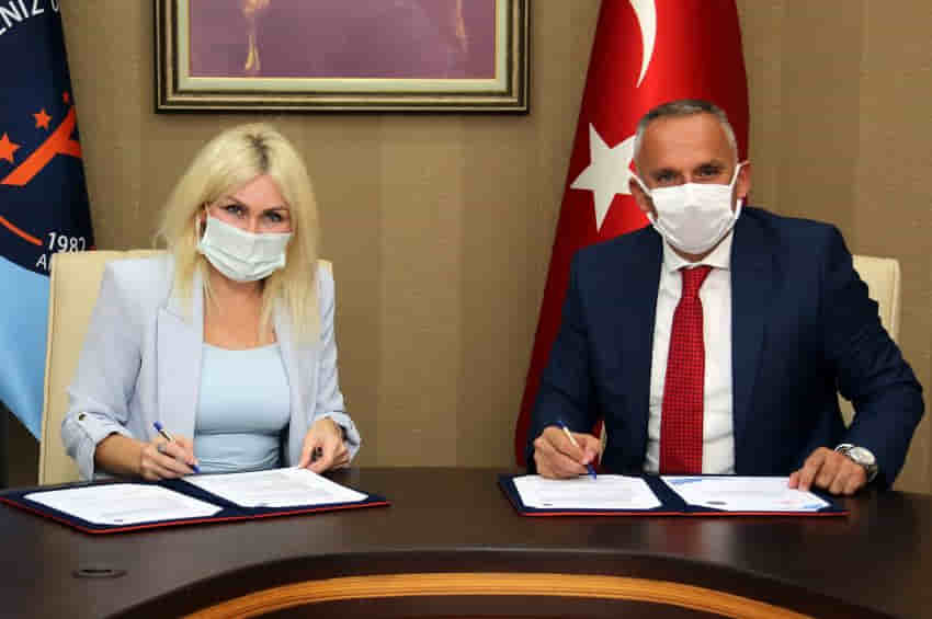 A&Uuml; ile Gen&ccedil;lik ve Spor İl M&uuml;d&uuml;rl&uuml;ğ&uuml; arasında 2 protokol imzalandı