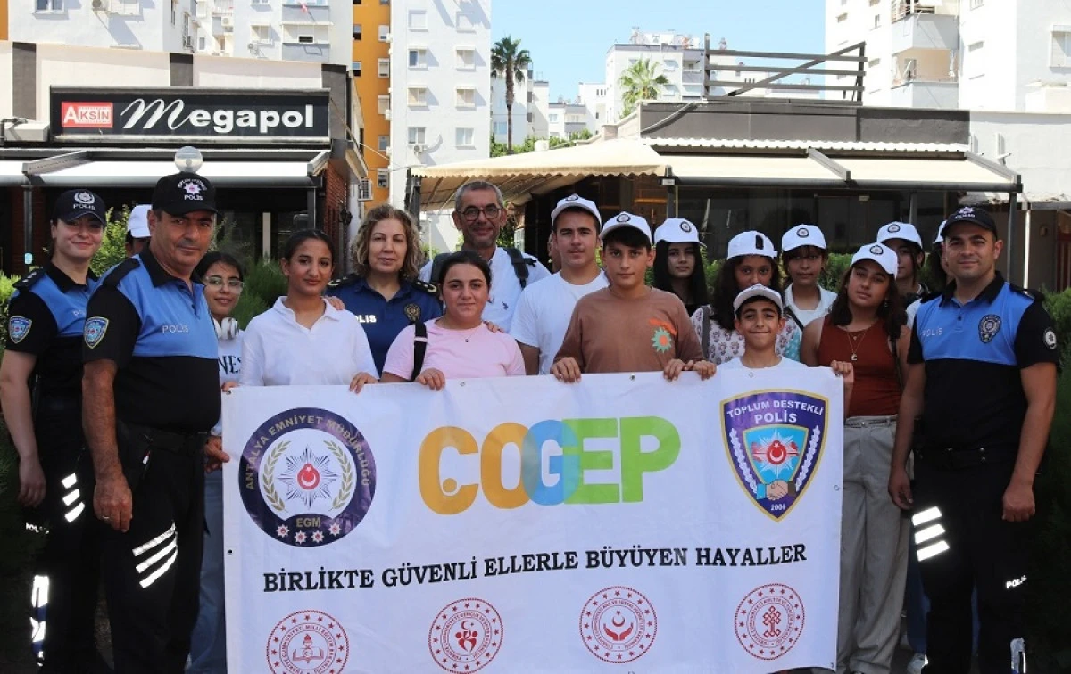 Başarılı &Ouml;ğrencilere &Ouml;d&uuml;l Gibi Gezi Etkinliği