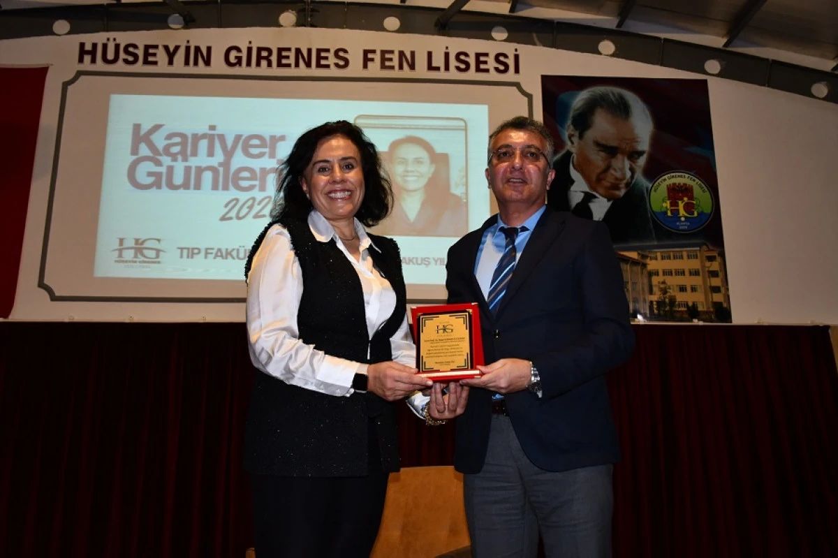 Başhekim Yılmaz &Ouml;ğrencilerle Kariyer Yolculuğunu Paylaştı
