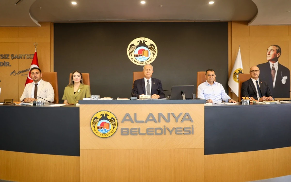 Başkan &Ouml;z&ccedil;elik'ten &Ccedil;evreyi Kirleten İşletmelere Sert Uyarı