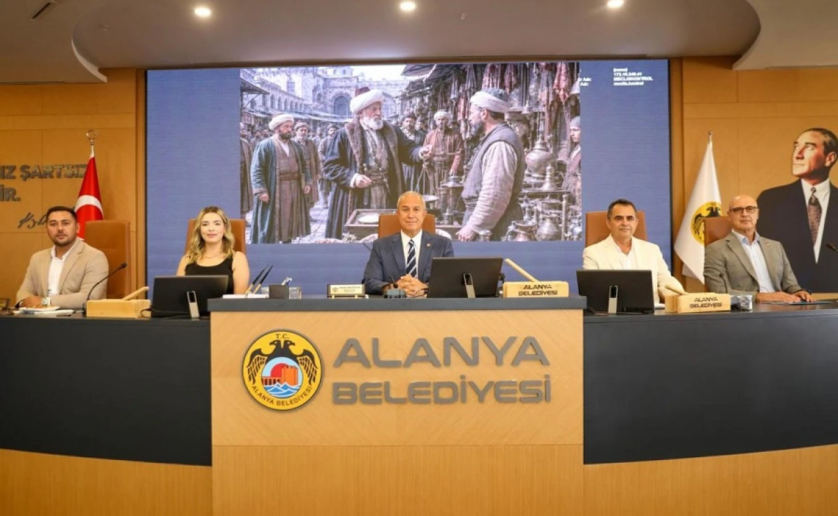 Başkan &Ouml;z&ccedil;elik&rsquo;ten Net Mesaj: &ldquo;Alanya&rsquo;mız Adına Taviz Vermeyeceğiz&rdquo;