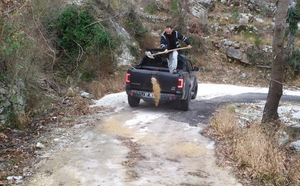 B&uuml;y&uuml;kşehir Alanya&rsquo;nın Kırsal Yollarında &Ccedil;alışıyor