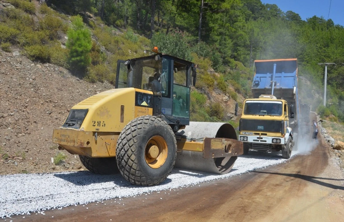 B&uuml;y&uuml;kşehir Belediyesi&rsquo;nden Alanya&rsquo;da asfalt seferberliği