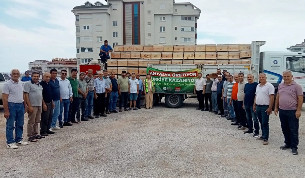 B&uuml;y&uuml;kşehir&rsquo;den Arıcılara Dev Destek: 849 Kovan Hibe Edildi