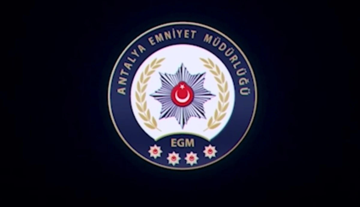 &Ccedil;aldıkları Motosikleti Su Kanalına Atıp Ka&ccedil;tılar, Polisten Ka&ccedil;amadılar