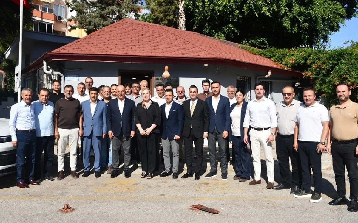&Ccedil;avuşoğlu ve AK Parti Heyetinden Alanya Kent Konseyi&rsquo;ne Hayırlı Olsun Ziyareti