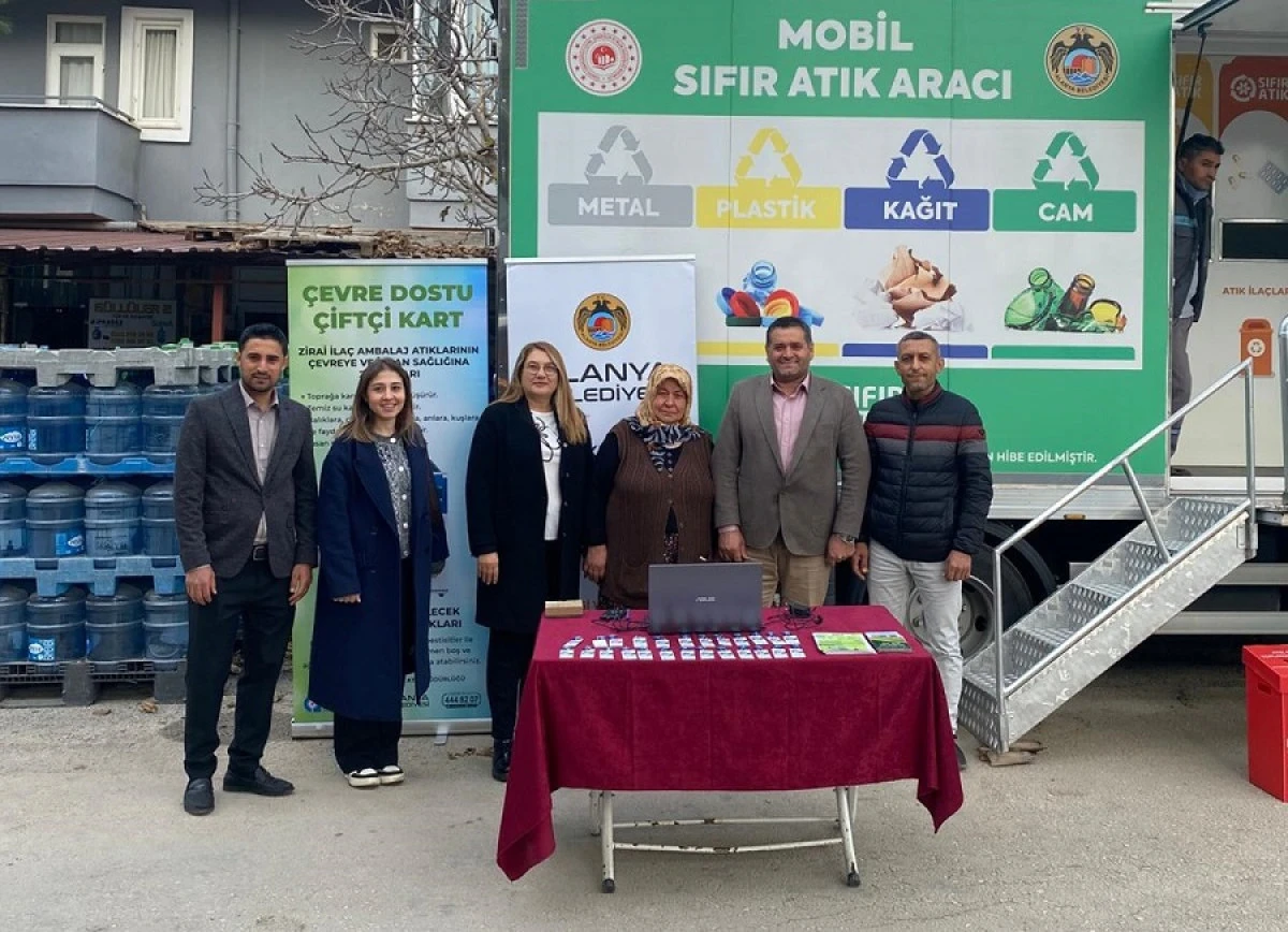 &Ccedil;evre Dostu &Ccedil;ift&ccedil;i Kart Projesi Alanya Semt Pazarlarında Tanıtılıyor