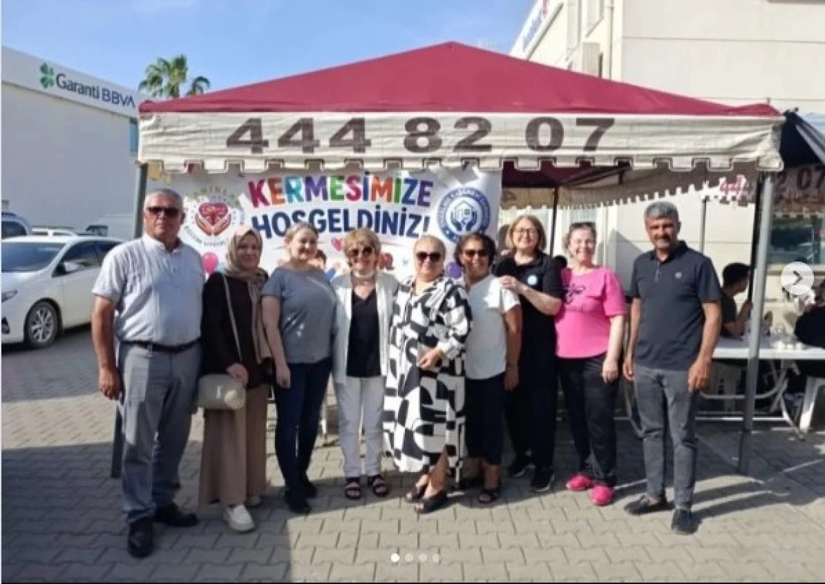 CHP Alanya Kadın Kolları&rsquo;ndan Anlamlı Kermese Destek