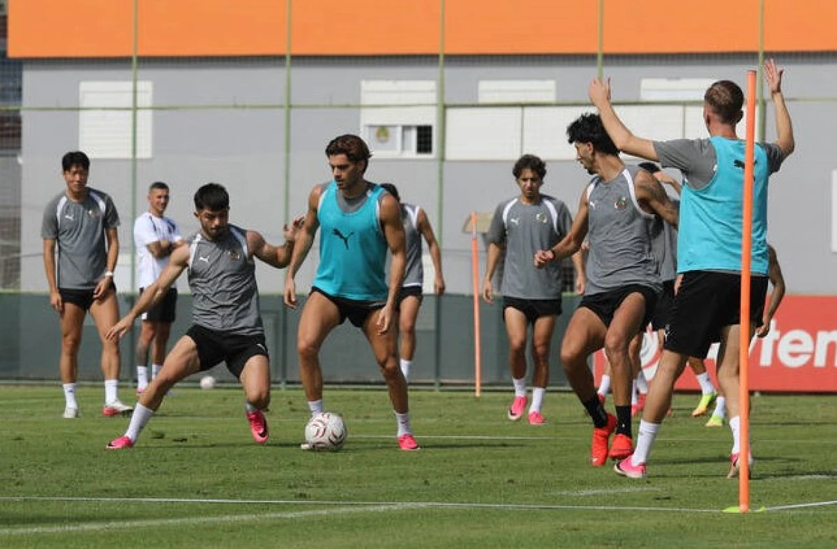 Corendon Alanyaspor, Arca &Ccedil;orum FK Ma&ccedil;ına Hazır