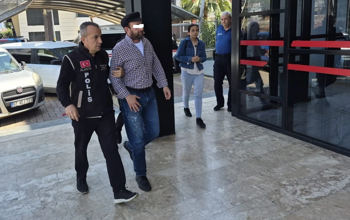 Cumhurbaşkanına Hakaret Ve Halkı Kin Ve D&uuml;şmanlığa Sevk Su&ccedil;lamasıyla Tutuklandı